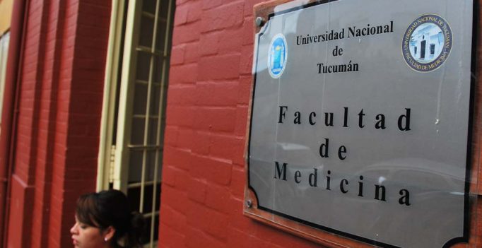 Frente-Medicina-foto-archivo-luis-ferrando